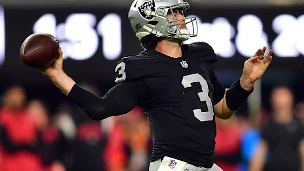 Las Vegas Raiders quarterback Jarrett Stidham (3) throws against the San Francisco 49ers during the second half at Allegiant Stadium.